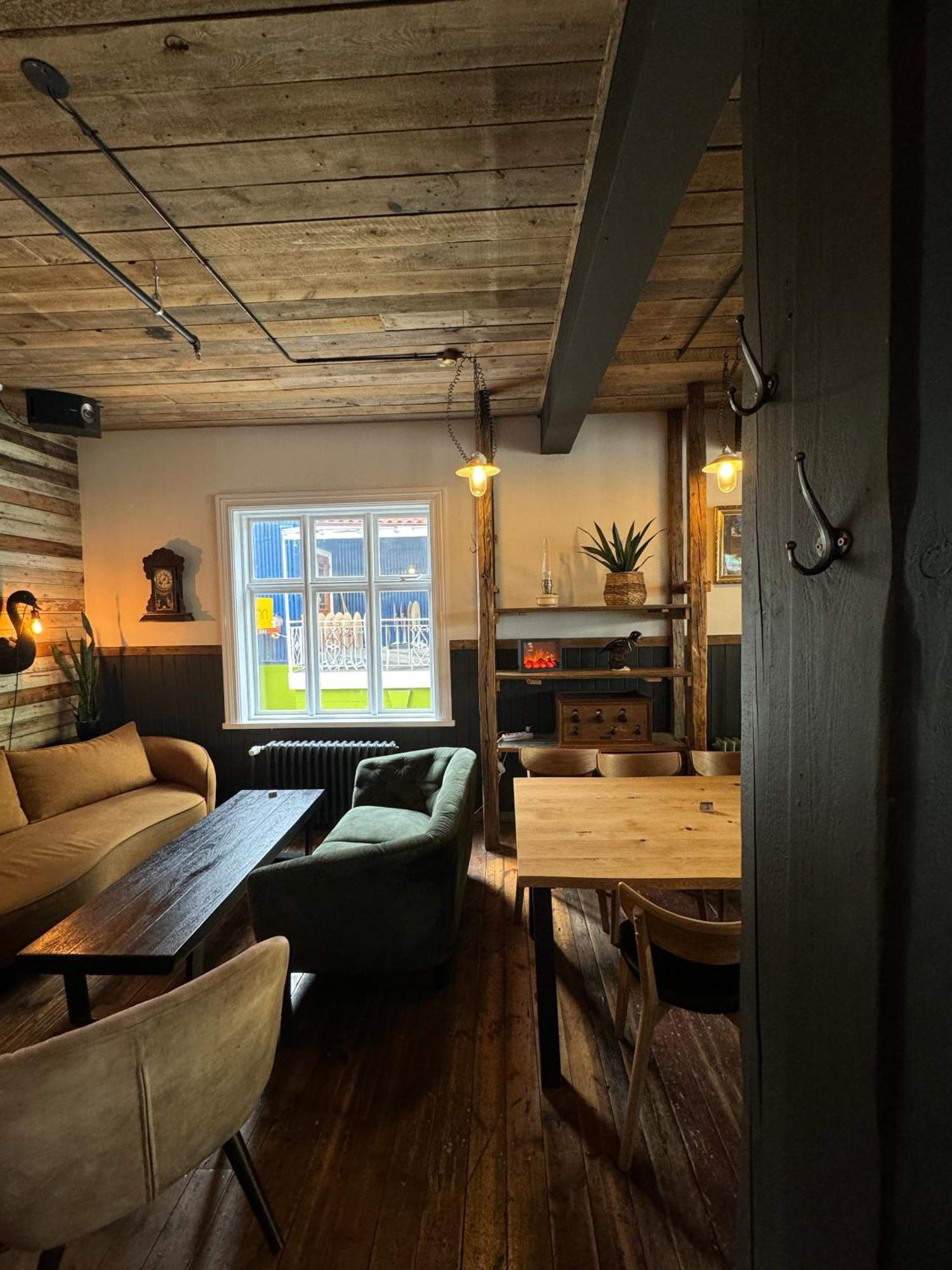 Akureyri Backpackers Hostel Exterior photo