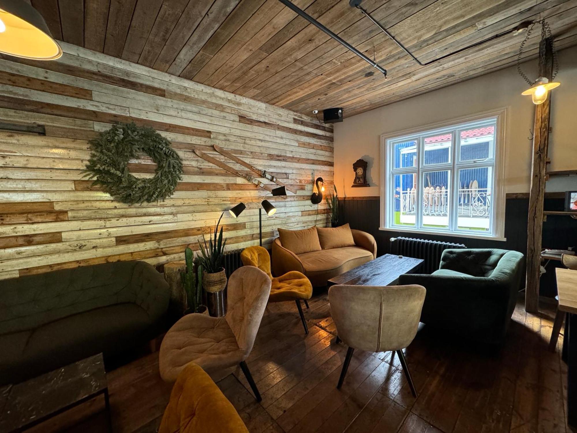 Akureyri Backpackers Hostel Exterior photo